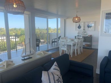 Siesta Key Vacation Condo 2 Bedrooms Sleeps 6 Walk to Beach